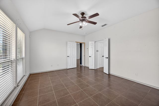 15812 Carlton Oaks Drive, Fort Worth, TX 76177