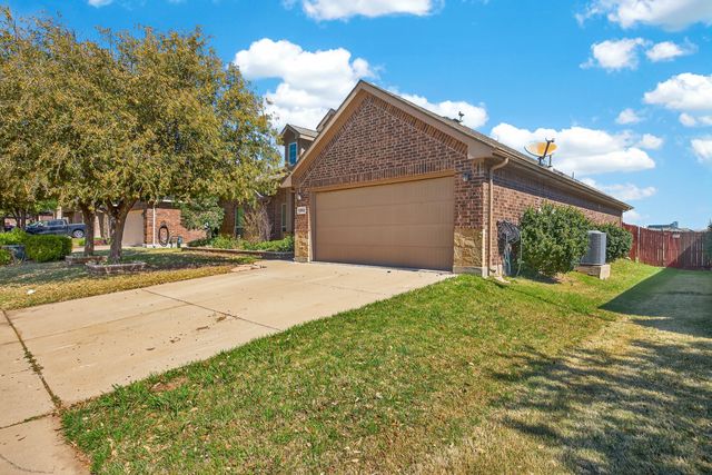 15812 Carlton Oaks Drive, Fort Worth, TX 76177
