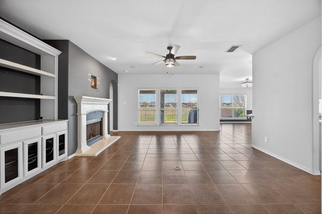 15812 Carlton Oaks Drive, Fort Worth, TX 76177