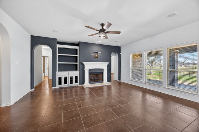 15812 Carlton Oaks Drive, Fort Worth, TX 76177