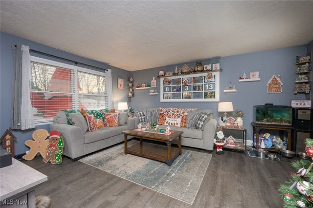 2411 Griffith Drive, Cortland, OH 44410