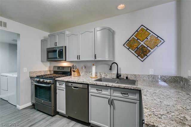 8469 Majestic View Avenue, Las Vegas, NV 89129