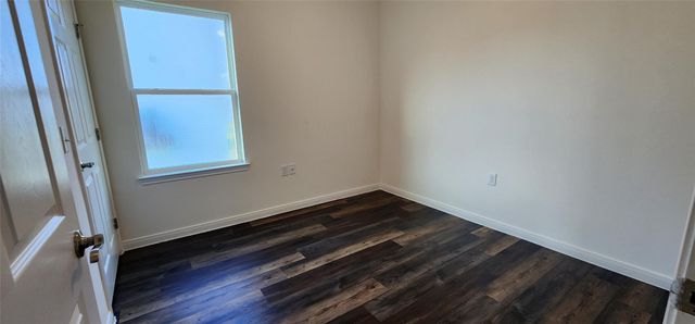 6206 Lacey Oak Drive, Hitchcock, TX 77563