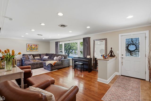 9632 Massasoit Avenue, Oak Lawn, IL 60453