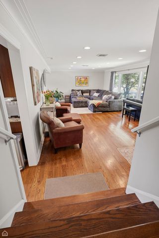 9632 Massasoit Avenue, Oak Lawn, IL 60453