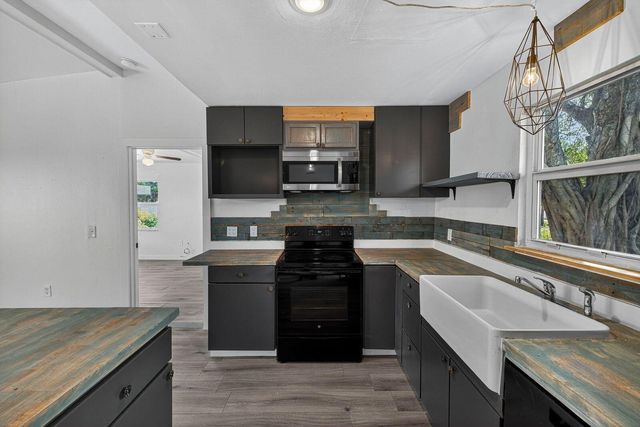 117 NE 8th Street, Pompano Beach, FL 33060