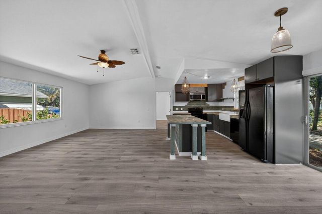 117 NE 8th Street, Pompano Beach, FL 33060