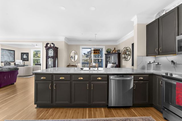 2244 Ashley Crossing Drive 112, Charleston, SC 29414