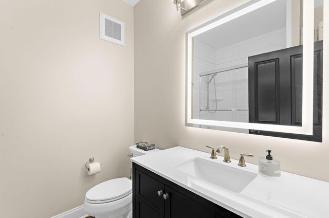 2244 Ashley Crossing Drive 112, Charleston, SC 29414