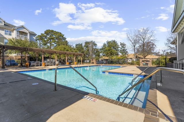 2244 Ashley Crossing Drive 112, Charleston, SC 29414