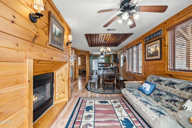 1443 Arbon Drive, Gatlinburg, TN 37738