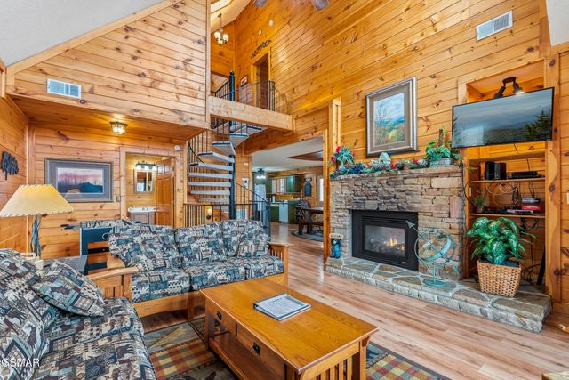 1443 Arbon Drive, Gatlinburg, TN 37738