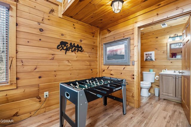 1443 Arbon Drive, Gatlinburg, TN 37738