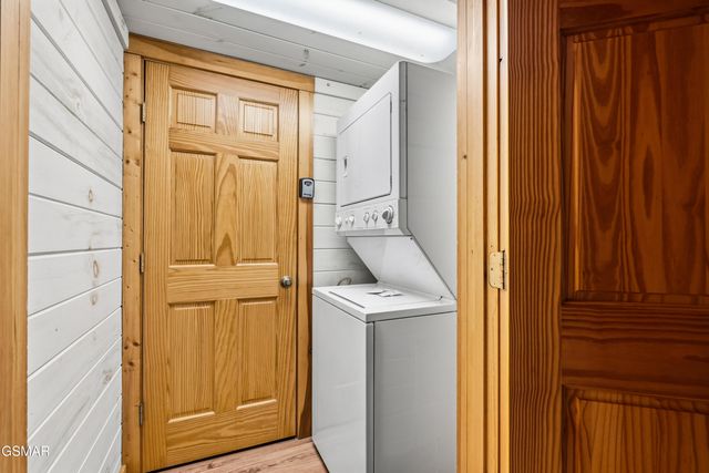 1443 Arbon Drive, Gatlinburg, TN 37738