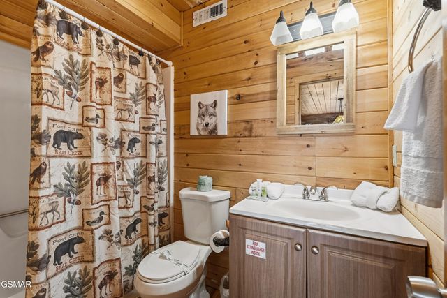 1443 Arbon Drive, Gatlinburg, TN 37738