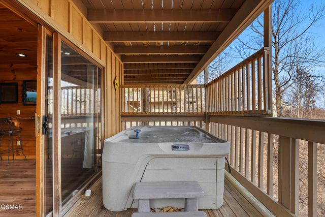 1443 Arbon Drive, Gatlinburg, TN 37738