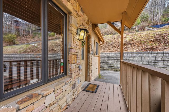 1443 Arbon Drive, Gatlinburg, TN 37738