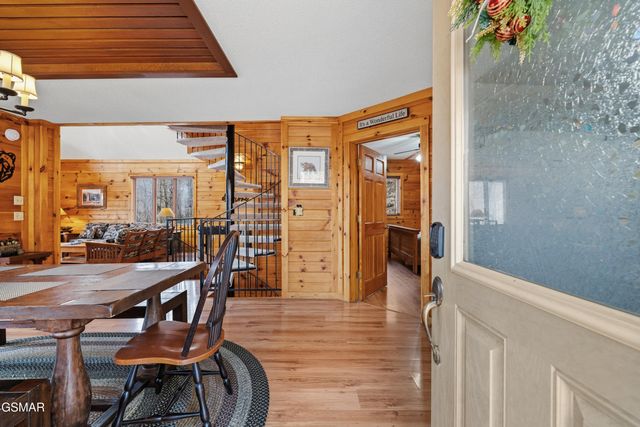 1443 Arbon Drive, Gatlinburg, TN 37738