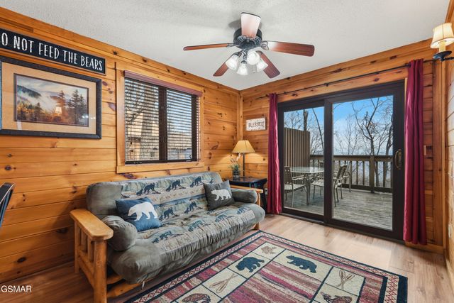 1443 Arbon Drive, Gatlinburg, TN 37738