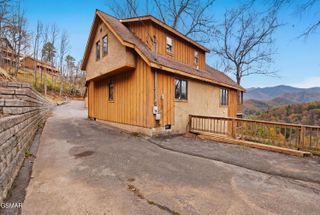1443 Arbon Drive, Gatlinburg, TN 37738