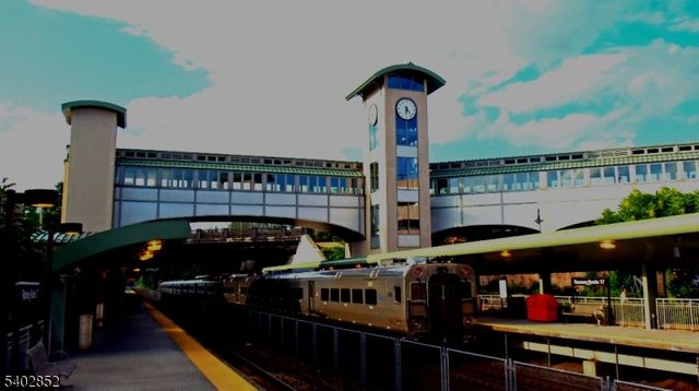 611 Lilac Ln, Mahwah Twp., NJ 07430