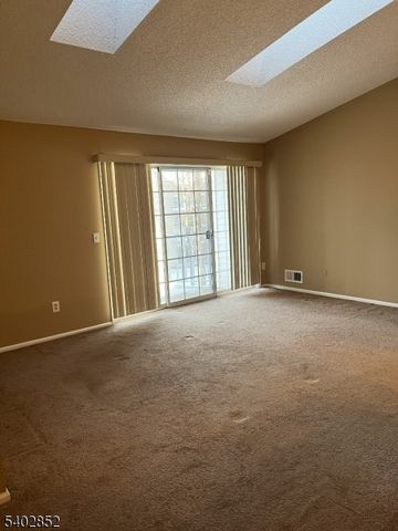 611 Lilac Ln, Mahwah Twp., NJ 07430