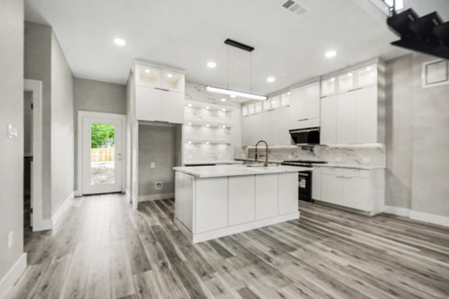 1442 Stella Avenue, Dallas, TX 75216