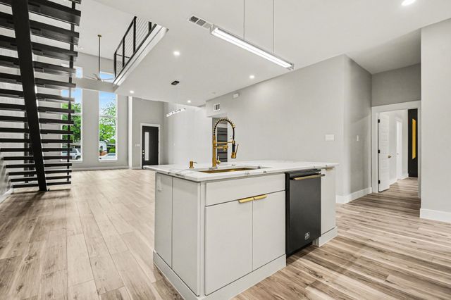 1442 Stella Avenue, Dallas, TX 75216