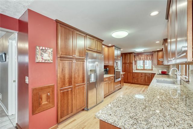 721 Close Circle, Webster, NY 14580