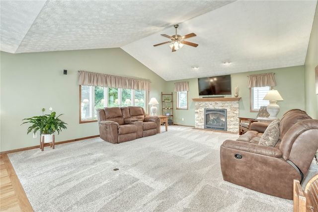 721 Close Circle, Webster, NY 14580
