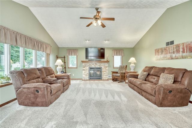 721 Close Circle, Webster, NY 14580