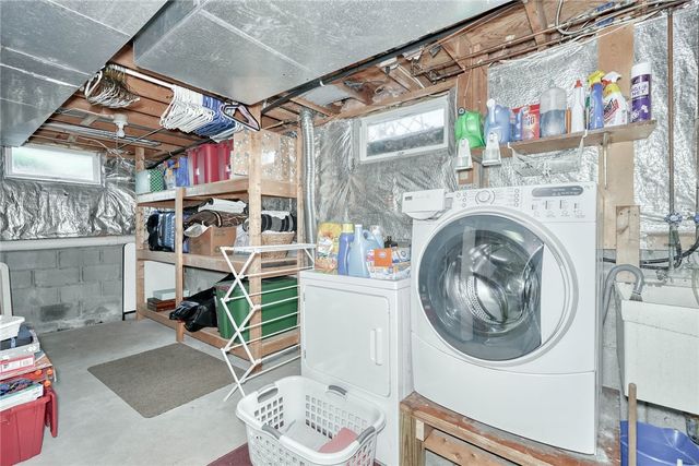 721 Close Circle, Webster, NY 14580