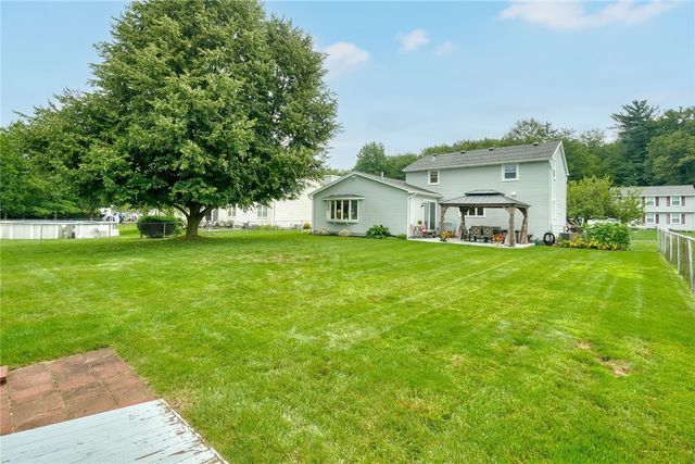 721 Close Circle, Webster, NY 14580