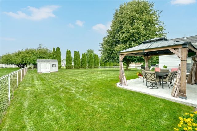 721 Close Circle, Webster, NY 14580