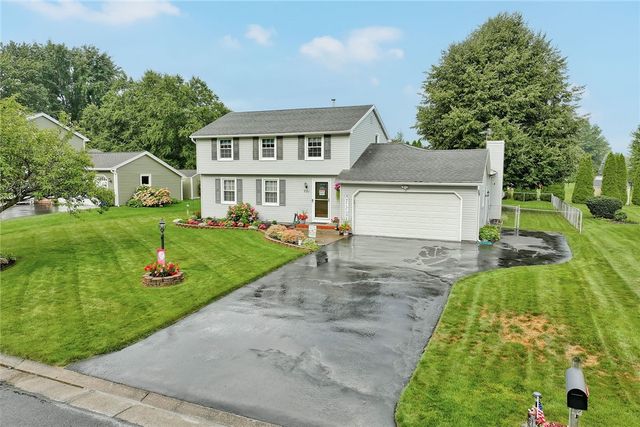 721 Close Circle, Webster, NY 14580