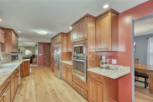 721 Close Circle, Webster, NY 14580