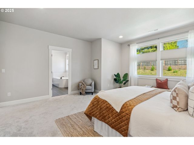 4913 Se BARBARA LYNN Way, Milwaukie, OR 97222