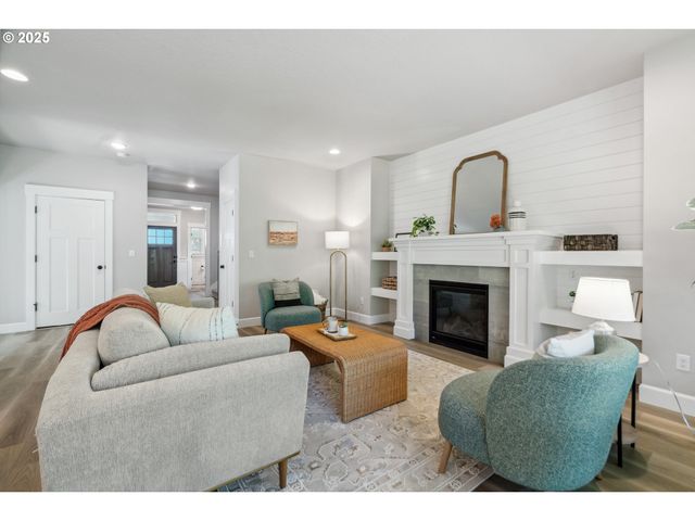 4913 Se BARBARA LYNN Way, Milwaukie, OR 97222