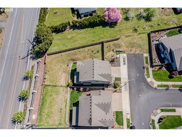 4913 Se BARBARA LYNN Way, Milwaukie, OR 97222