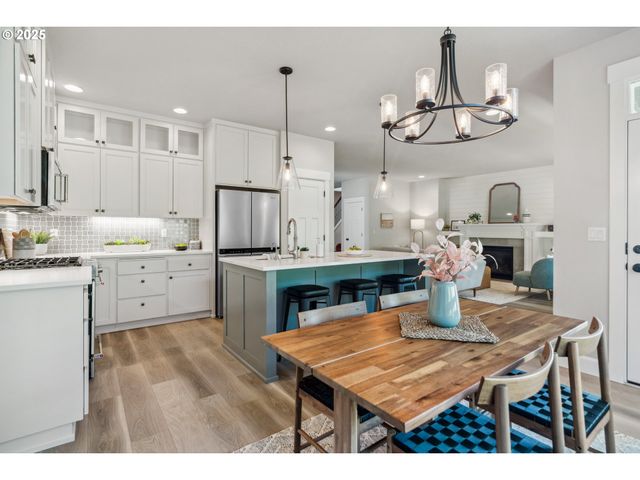 4913 Se BARBARA LYNN Way, Milwaukie, OR 97222
