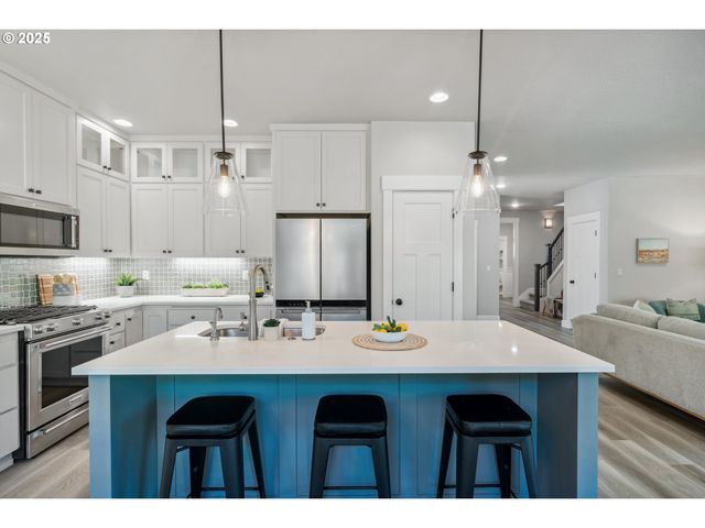 4913 Se BARBARA LYNN Way, Milwaukie, OR 97222