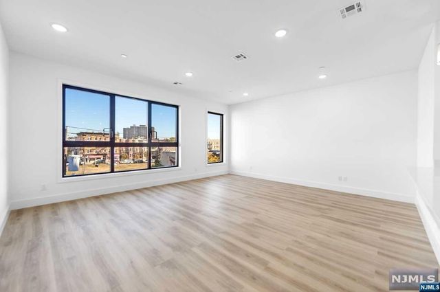135 44th Street 1, Union City, NJ 07087