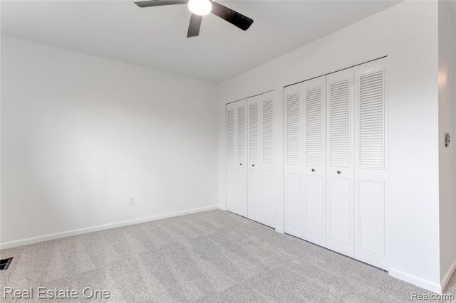 801 W Long Lake Road 4, Bloomfield Hills, MI 48302