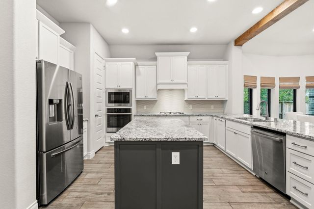 118 Red Petal Way, Conroe, TX 77304