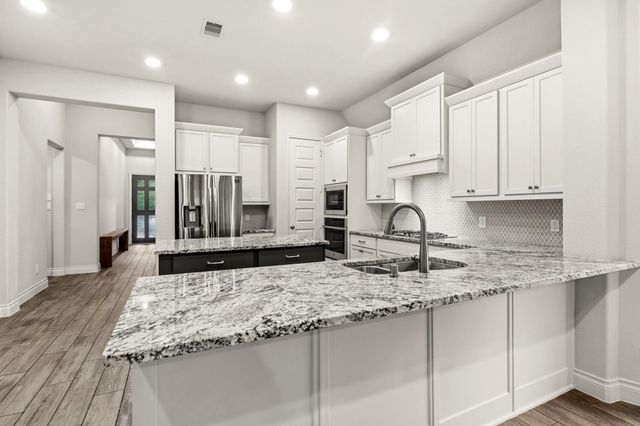 118 Red Petal Way, Conroe, TX 77304