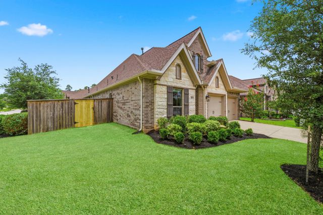 118 Red Petal Way, Conroe, TX 77304
