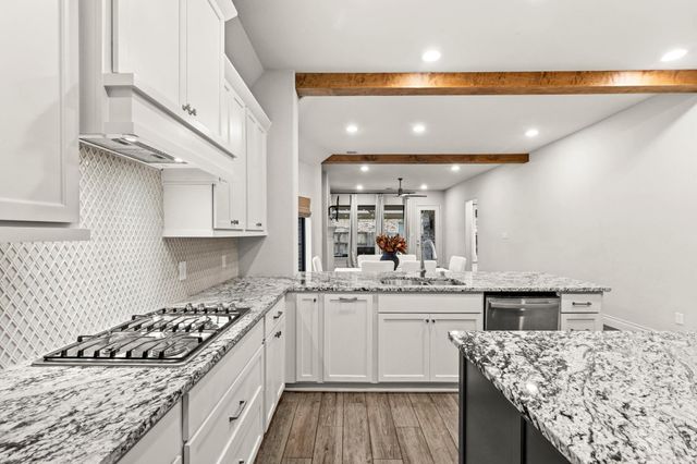 118 Red Petal Way, Conroe, TX 77304