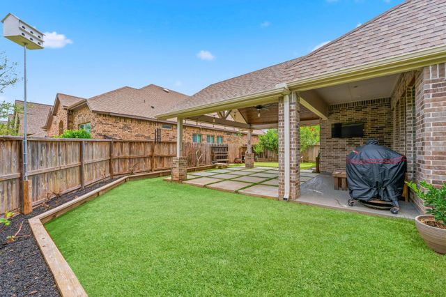 118 Red Petal Way, Conroe, TX 77304