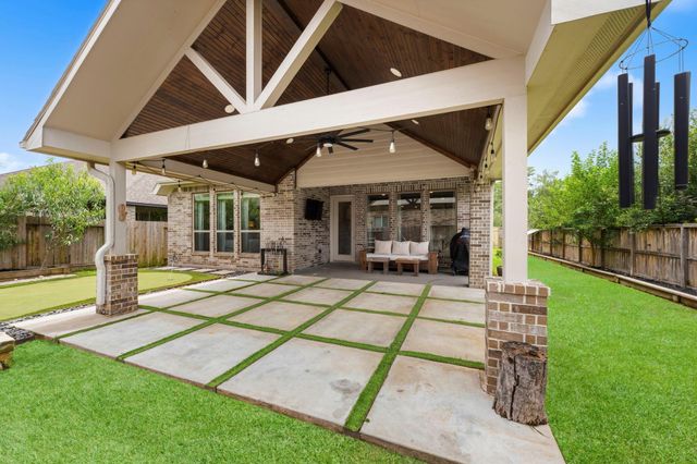 118 Red Petal Way, Conroe, TX 77304