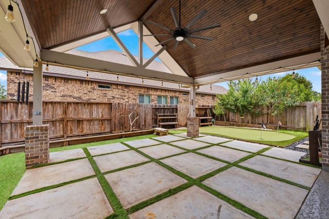 118 Red Petal Way, Conroe, TX 77304